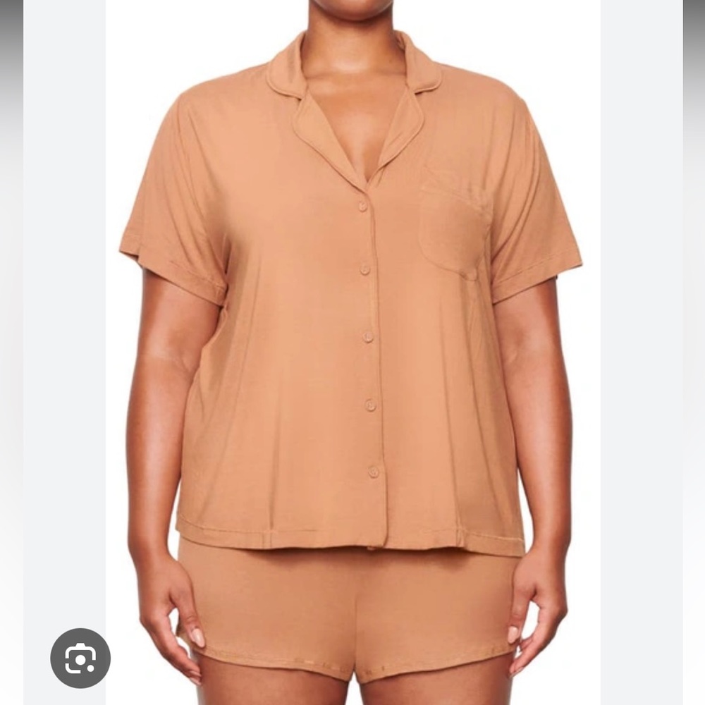 SKIMS Soft Lounge Shorts Sleep Set in camel